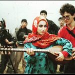 Behnoush Bakhtiari Instagram – فیلم شانزده میلیمتری آنا به کارگردانی کریم عظیمی سال هفتاد در دامنه های سبلان… فیلمی با فضای بومی و لباسهای کامل محلی… با مینی بوس تا دامنه های کوه و سپس با وانت و قسمت زبادی را کوهنوردی میکردیم … به دامنه میرسیدیم دو پلان میگرفتیم نور میرفت و دوباره راه را بر میگشتیم.. این حرفه عاشقی میخواهد…یا تشکر فراوان از افای شکرزاده عزیز که فیلمبردار خوب ما بودند و این عکس رو برام فرستادند.. فیلم آنا در جشنواره سینمای جوان جوایزی زیاد گرفت…و واقعا یادش خوش❤️
#بهنوشبختیاری 
#behnooshbakhtiari