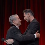Behrouz Vossoughi Instagram - ‎هموطنان عزیز و گرانقدرم ‎اکنون که پس از چهل و چهار سال دوری از وطن و در سالهای کهن سالی، به همت و یاری دوست عزیز و هنرمندم، آقای مکس امینی، فرصتی مهیا شد تا به بهانه ی اکران مستندی از زندگی من در تبعید به نام “بهروز، اسطوره ای بر پرده” در کنار شما باشم و از بار دلتنگیم بکاهم، احساس شعف و سرافرازی میکنم. ‎تماشای این فیلم در کنار هموطنانم و هنرمندان دوست داشتنی به خصوص گوگوش و داریوش عزیز که در بخشهایی از این فیلم هم حضور داشتند بسیار دلنشین و به یاد ماندنی بود. ‎همچنین میخواهم از تک تک هموطنانی که از سراسر دنیا، به ویژه از داخل وطنم به طرق مختلف مرا مورد لطف قرار داده و به وجد آوردند صمیمانه سپاسگزاری نمایم. ‎در روزهای آینده کلیپ و تصاویر بیشتری را از این رویداد به اشتراک خواهم گذاشت. ‎با امید آزادی وطنم، ایران زمین که خود را مدیون خاک و مردمان پر از مهرش میدانم. ‎دوستتان دارم ‎بهروز وثوقی An elegant and poignant evening marked by heartfelt connections and cherished reminiscences among individuals from my homeland Iran, all leading up to the momentous occasion of screening my documentary in the city of Los Angeles. #behrouzvossoughi #legend #actor #filmmaking #documentary #comedian #maxamini #hilarious #explorepage #spontaneous #bekind #belove