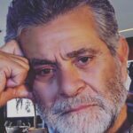 Behrouz Vossoughi Instagram - من بهروز وثوقى نفس به نفس اين سالها به شما فكركردم وبه مهروزى شما بمن بعنوان يك بازيگر و هر لحظه با جان و دلم شمارو سپاسگزارى كرده وميكنم.اگراينهمه تشويق،پشتيبانى وهمدلى شمامرا همراهى نكرده بود امروز وهرگز و هيچوقت من بهروز وثوقى در صحنه بازيگرى رشدوجلوه نكرده بودم. پس تاهستم دست تك تكتان را ميفشارم و برايتان تندرستى وشادى ارزو ميكنم . بهروز وثوقى همگى شما #بهروزوثوقى #behrouzvossoughi #vossoughi_behrouz