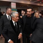 Behrouz Vossoughi Instagram - عکس های جدید دلنشینی از اون شب به یادماندنی به دستم رسید که دوس داشتم با شما هم به اشتراک بگذارم. امیدوارم تکرار این برنامه هارو بیشتر داشته باشیم. #مکس_امینی #بهروزوثوقی #شاهزاده_رضا_پهلوی #داریوش_اقبالی #گوگوش #لیلافروهر Los Angeles, California