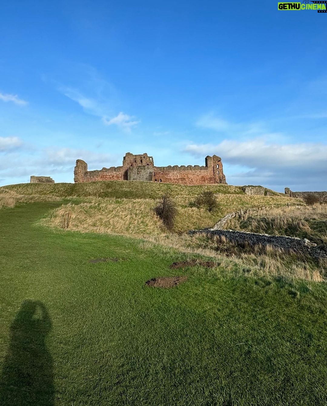 Belén Rodríguez Instagram - TRAVEL 🏴 Tantallon Castle