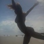 Belén Rodríguez Instagram - SI TE STESSO! Nel bene e nel male! Ripaga sempre! 🫶🏻🫶🏻🫶🏻 #wild #free #win #love #reta Balneario Reta