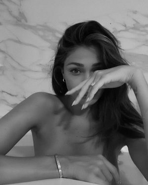 Belén Rodríguez Instagram - Aspettavo la Luna 🌒