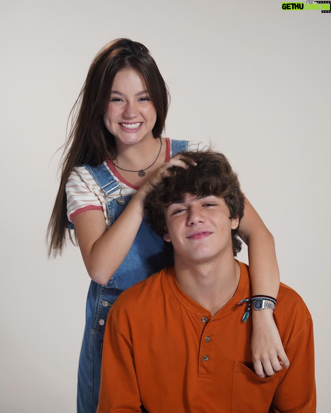 Bela Fernandes Instagram - Diz a Fani que eles são apenas melhores amigos, mas vocês vão ter que assistir Fazendo Meu Filme pra conferir rsrsrsrrs 🩷