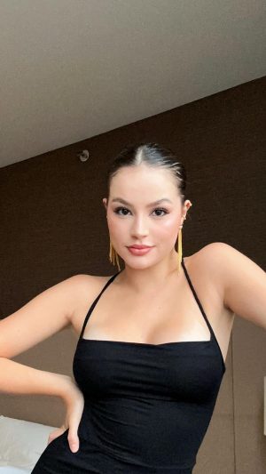 Bela Fernandes Instagram - @luansantana tinha razão quando disse que ninguém segura uma mulher segura 🤭 ✨