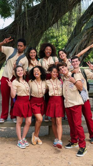 Bela Fernandes Instagram - primeira semana de Tudo Por Um Pop Star 2 com direito a dancinha ✨ 2024 nos cinemasss!