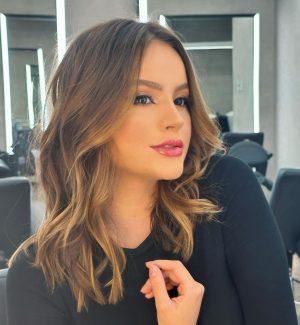 Bela Fernandes Instagram - Mudei um pouquinho 💖