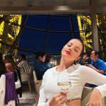 Bela Fernandes Instagram - Jantar dentro da Torre Eiffel Torre Eiffel, Paris, France.