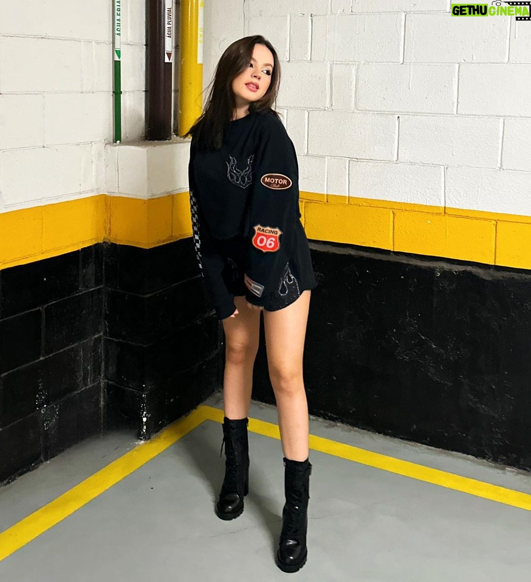 Bela Fernandes Instagram - HOT ROAD @johnjohn ✨🖤