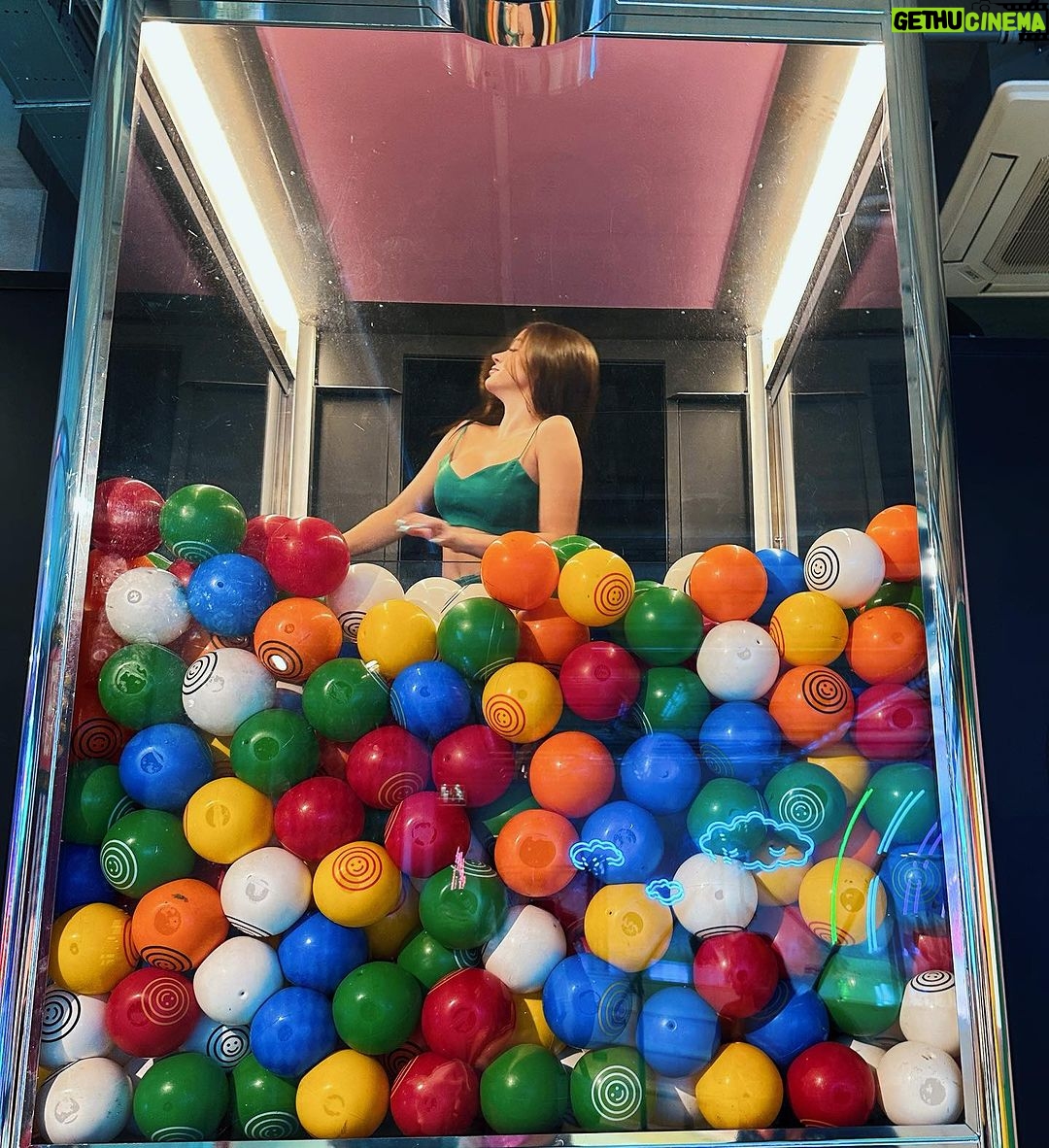 Bela Fernandes Instagram - De um dia maluco aqui hahaha 💚 Armsterdam