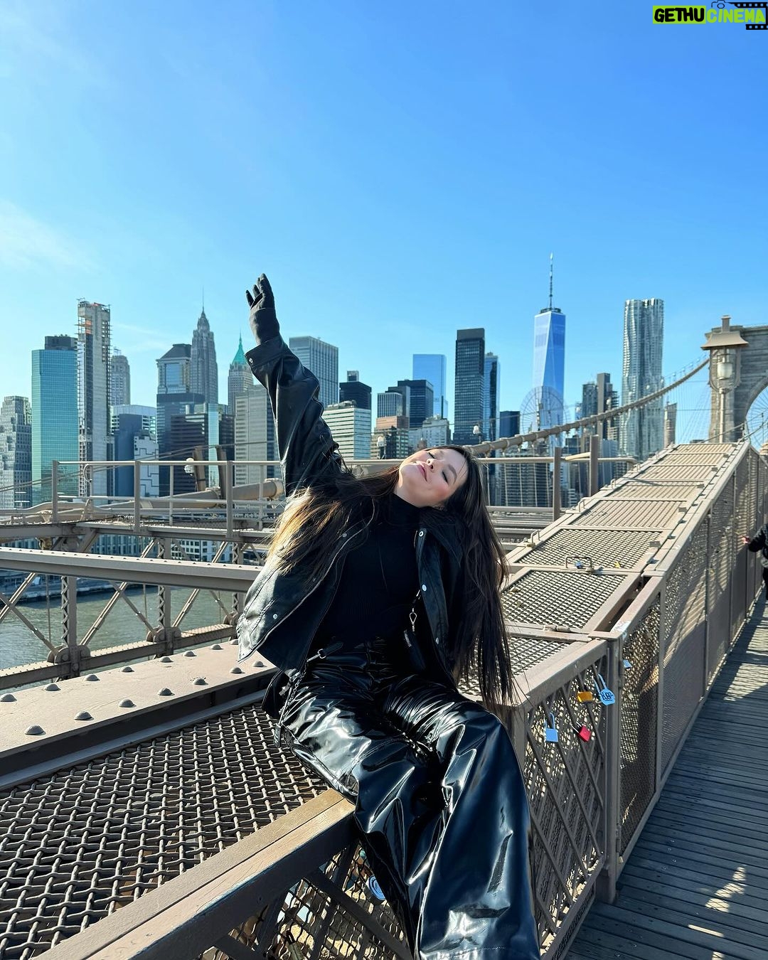 Bela Fernandes Instagram - Acho que tenho um novo lugar preferido Brooklyn Bridge