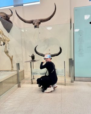 Bela Fernandes Instagram - Dia de museu hoje com meu amo…. ué, será que ela tá querendo me dizer algo?