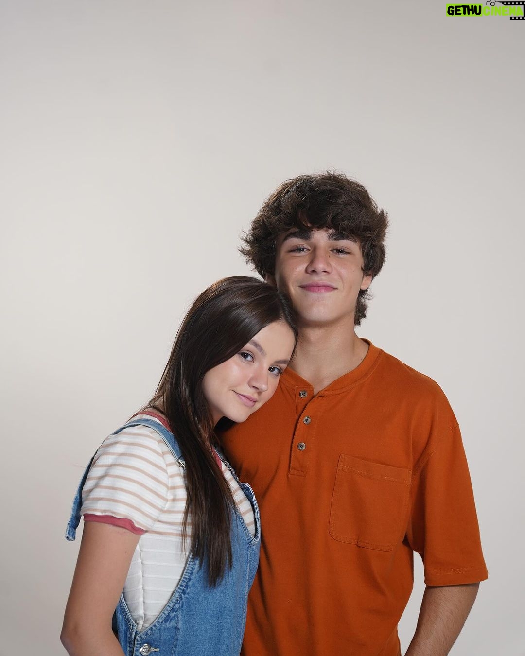 Bela Fernandes Instagram - Diz a Fani que eles são apenas melhores amigos, mas vocês vão ter que assistir Fazendo Meu Filme pra conferir rsrsrsrrs 🩷