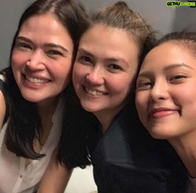 Bela Padilla Instagram - Dahil nasolo ka ni @chinitaprincess today, at nakaramdam ako ng matinding FOMO, inedit out ko na muna siya 😂 I miss you momsyyyy specially on your special day dahil alam kong masayang masaya kaaaa! In life, everyone needs an Angelica ❤️ kind, thoughtful(nung first time ko nagkacovid nagiiwan to ng regalo sa pinto ko😂), strong, wise and always ready to pick up when you need sound advice. Sana nagenjoy kayo nila Kimmyyyy 😡🫠😝😂 @iamangelicap Sige na nga. (swipe for photo with Kimmy ❤️)