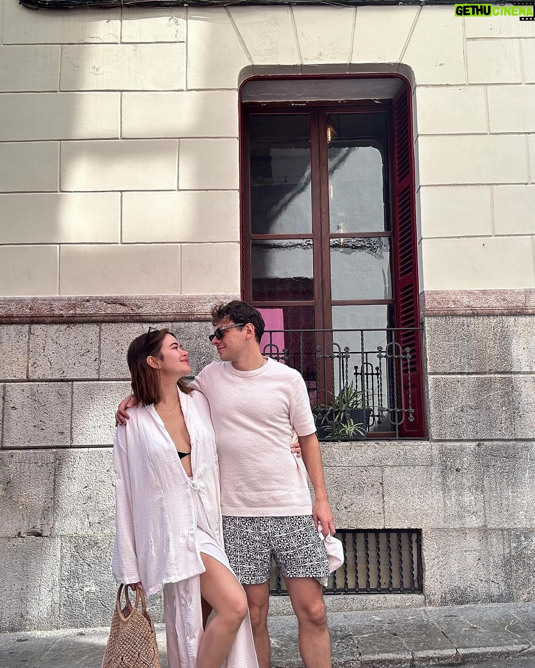 Bela Padilla Instagram - Blending in. 😎 Mallorca