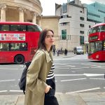 Bela Padilla Instagram - The bus is a paid actor. Fresh cut, fresh start. Yes, you can start again in July. You can start again anytime. ❤️ 💇🏻‍♀️ @elle_la_vie @scessentialsuk thank you ❤️ London, United Kingdom