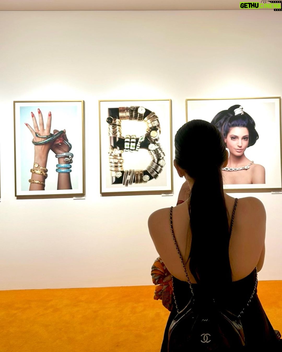 Bela Padilla Instagram - Seoul day 3 dump 🇰🇷❤️ Started the day learning about personal color theory (I’ll make a separate video for you guys to answer FAQ’s.) and then headed to the @bulgari exhibit in Kukje Gallery. A few noteworthy things in the exhibit: it’s the first time Kukje allowed a brand collaboration and they did because Bulgari is created by women for women. The Kukje Gallery likes to support female artists and the pieces on exhibit at the moment champion Korean female artists who changed the art scene in their respective art forms. From one of the first Korean female modern and contemporary artist born in 1924 (Chun Kyung Ja) to a female artist championing the environment with her thought provoking pieces (Jae-Eun Choi) every room evokes a sense of pride as a woman walking through the halls. A little favourite part for me are the serpent stickers on the floor to guide you from one building to the next 😂 also, peep the tea house in between the first and second buildings: so so cute! Ended the day with a lovely feast in the Cheongdam area! The place was filled with flowers and wine and the seafood tteokbokki is like nothing I’ve ever tried before 🤤 another 10/10 day in Korea! Seoul, Korea
