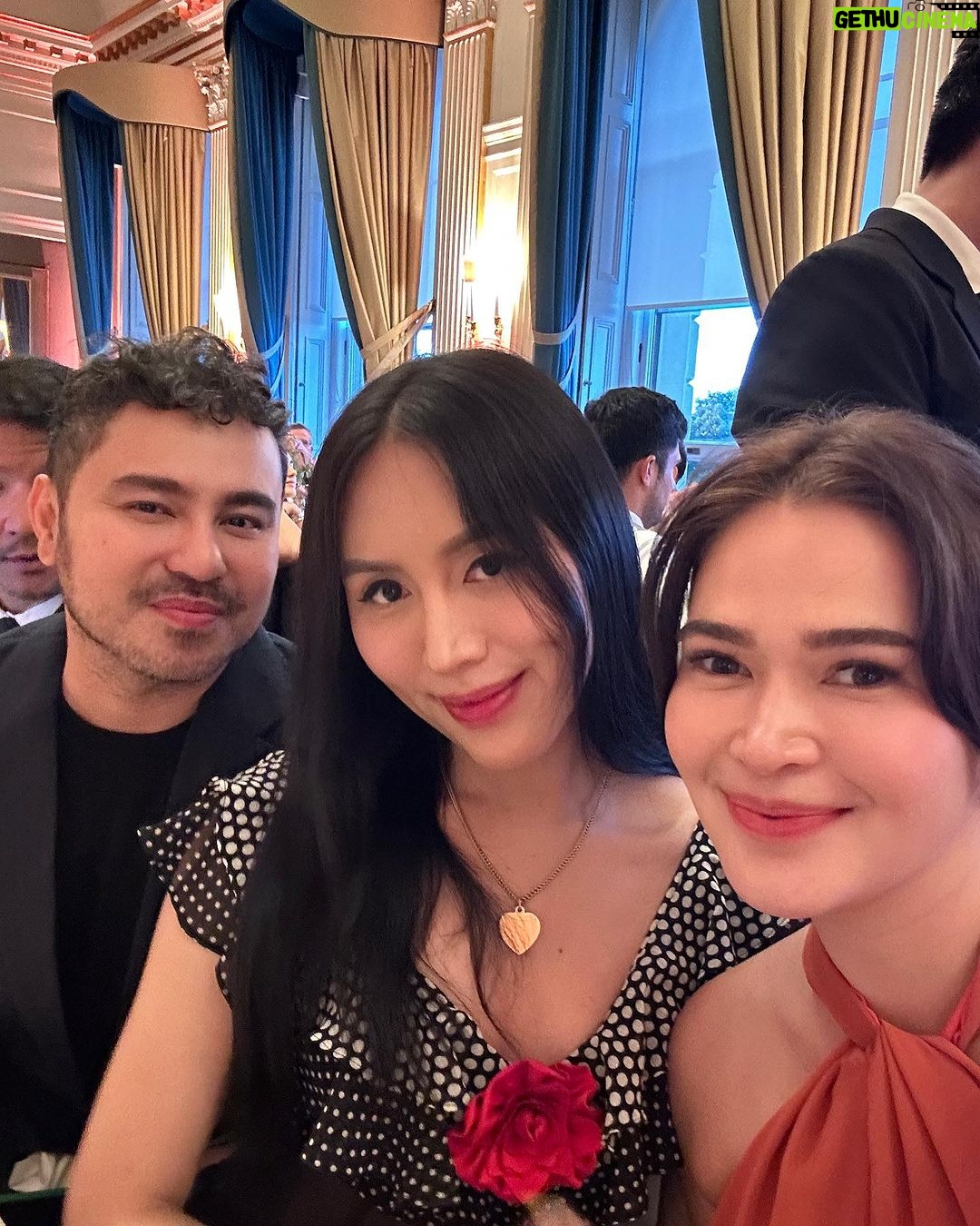 Bela Padilla Instagram - I had a growth spurt the summer I turned 15. I was 4’11 until 3rd year high school and returned at 5’6 in my senior year. And I was a cheerleader pretty much my whole life. But before that growth spurt… to be a cheerleader so tiny meant that there were times I would be made a “flyer.” I was always afraid of heights, and the funny thing about that is you’d be thrown so high up in the air that your breath just catches in your throat. But I was more afraid to tell anyone what my weakness was. One challenging practice day as a flyer, my knees were shaking so visibly and I just couldn’t land any of my falls properly. I was a dancer at heart not a flyer and I just wanted to do the floor routine. I knew it was exasperating for everyone but I didn’t want to quit. I walked back to my school bus in tears but I heard one cheerleader running after me-Lovi. She asked me if I was ok. And that was exactly what I needed at 14. And she was always very intuitive about these things. Lovi and I went very different paths in our careers. We all know that our industry is very cutthroat and that the competition is intense. But we never vied for the same roles or stayed in the same place. From time to time in the last 15 years, I would see Lovi and we would catch up and kind of give each other a progress report, if you will 😂 and we were both moving steadily towards our respective goals. It seems like we unintentionally drift in and out of each others lives but this milestone was something I loved to see. Her wedding is the lightest, most fun but genuine one I’ve been to. Their vows were perfect, the speeches, heartwarming…and the dance floor was full till they cut the music at Cliveden House. Even when it rained during the ceremony, people stayed until she and Monty took cover. And it was so nice to be a spectator on a moment so special. I don’t think I ever got to say thank you to Lovi for asking me how I was that day in 2004. Thank you, Lovi. For being a genuinely lovely person. And thank you for letting us into this love story that is just about to get better and better. Wishing you and Monty the happiest of happy days ahead ❤️❤️❤️ @lovipoe @montyblencowe