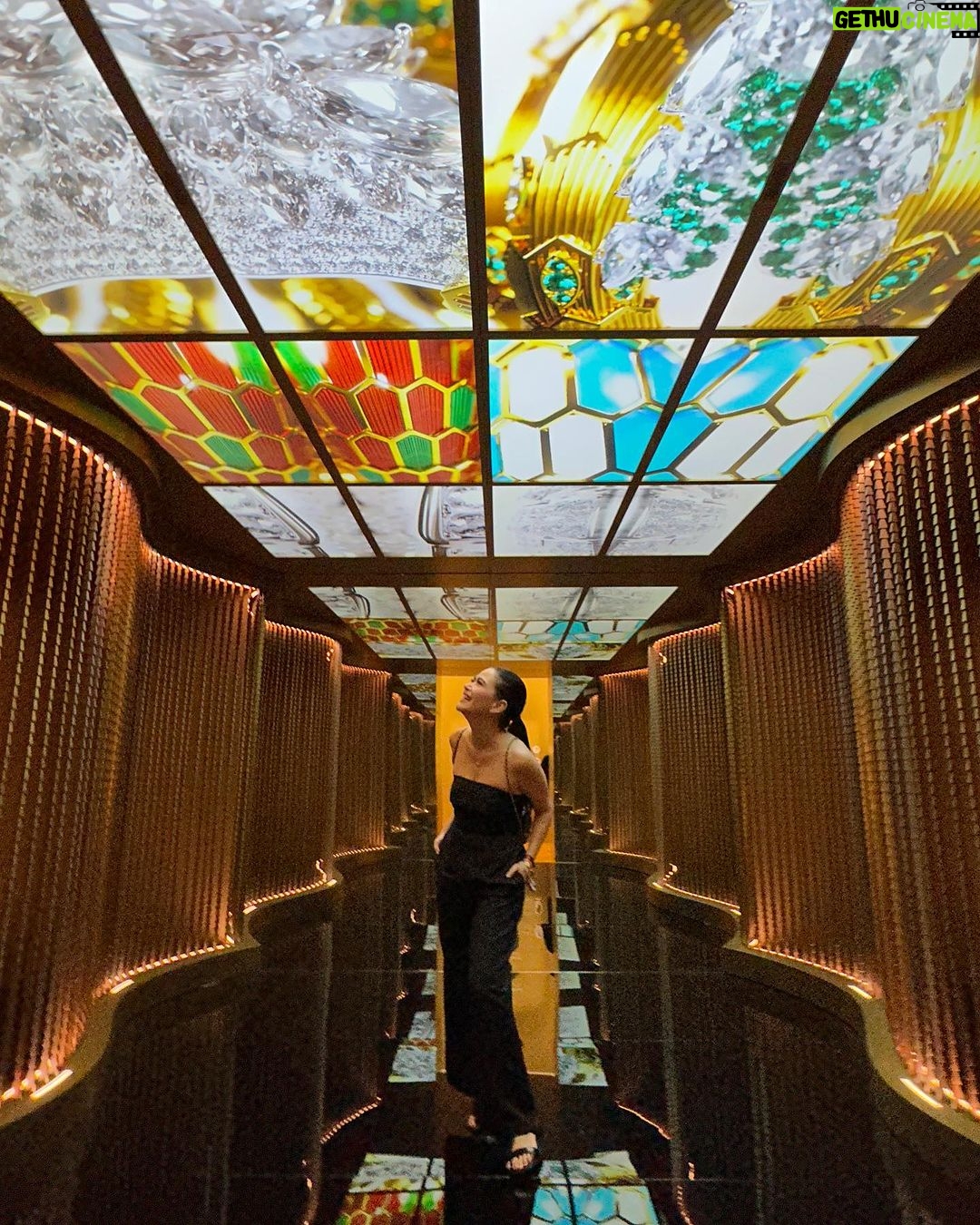 Bela Padilla Instagram - Seoul day 3 dump 🇰🇷❤️ Started the day learning about personal color theory (I’ll make a separate video for you guys to answer FAQ’s.) and then headed to the @bulgari exhibit in Kukje Gallery. A few noteworthy things in the exhibit: it’s the first time Kukje allowed a brand collaboration and they did because Bulgari is created by women for women. The Kukje Gallery likes to support female artists and the pieces on exhibit at the moment champion Korean female artists who changed the art scene in their respective art forms. From one of the first Korean female modern and contemporary artist born in 1924 (Chun Kyung Ja) to a female artist championing the environment with her thought provoking pieces (Jae-Eun Choi) every room evokes a sense of pride as a woman walking through the halls. A little favourite part for me are the serpent stickers on the floor to guide you from one building to the next 😂 also, peep the tea house in between the first and second buildings: so so cute! Ended the day with a lovely feast in the Cheongdam area! The place was filled with flowers and wine and the seafood tteokbokki is like nothing I’ve ever tried before 🤤 another 10/10 day in Korea! Seoul, Korea