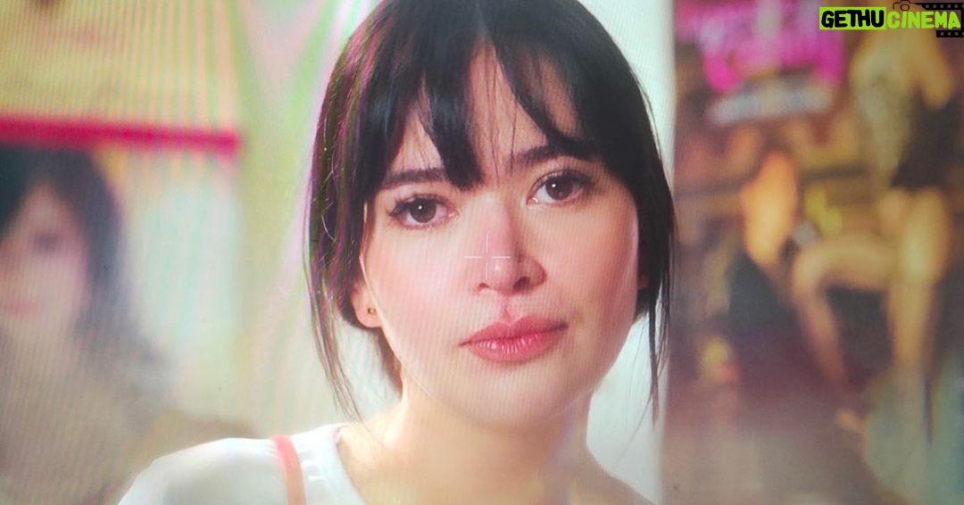 Bela Padilla Instagram - I haven’t posted a work photo in a while. This was a look test for a new project with my fave, JC. (Who has a play coming out!!!) I was hungry, bored and I wanted to go to the beach…and they told me to look up. So here I am, looking at you. ❤️ PS: I forget sometimes what I look like. I think this is what I think I look like 😂
