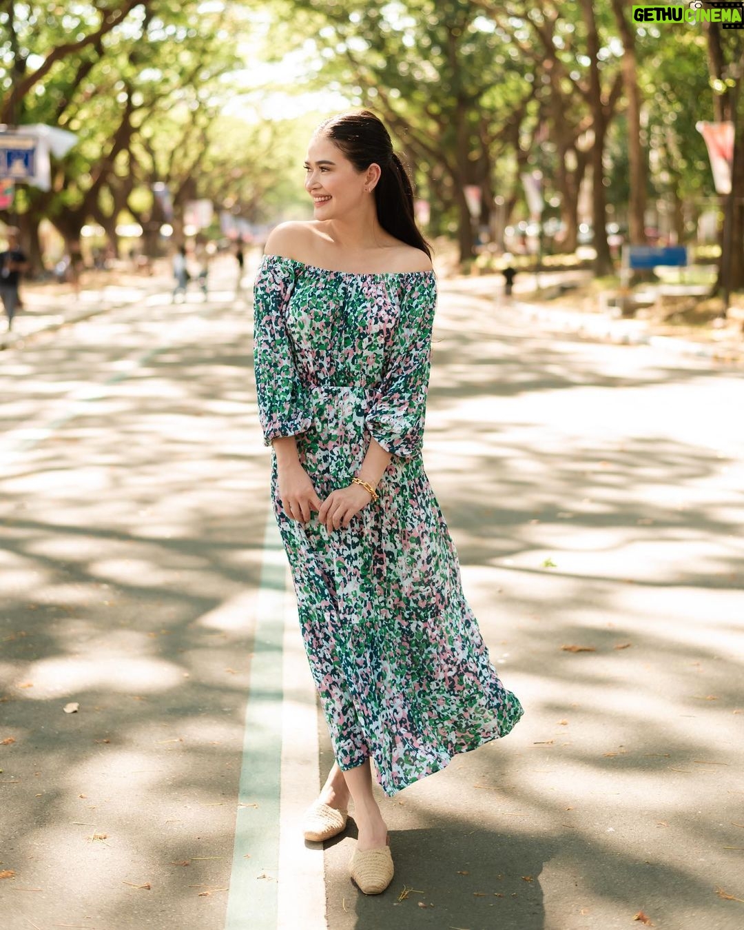 Bela Padilla Instagram - This Women's Month, one of the constant things I’m grateful for that made me the woman I am now, is the guidance I had growing up and the opportunities that my education opened up for me. Which is why I’ve been such an avid fan and supporter of the work that @unicef @unicefphils does for our children. I’m also grateful that one of my favorite brands, @marksandspencerph , also has a heart for others and donated to UNICEF to support the advocacies of women in celebration of this time ❤️ Can’t wait to fly back to london and buy my favorite cotton candy grapes in M&S while wearing this cute dress from their summer collection! 🥰 thank you @davegraciadas for the photos! 💯