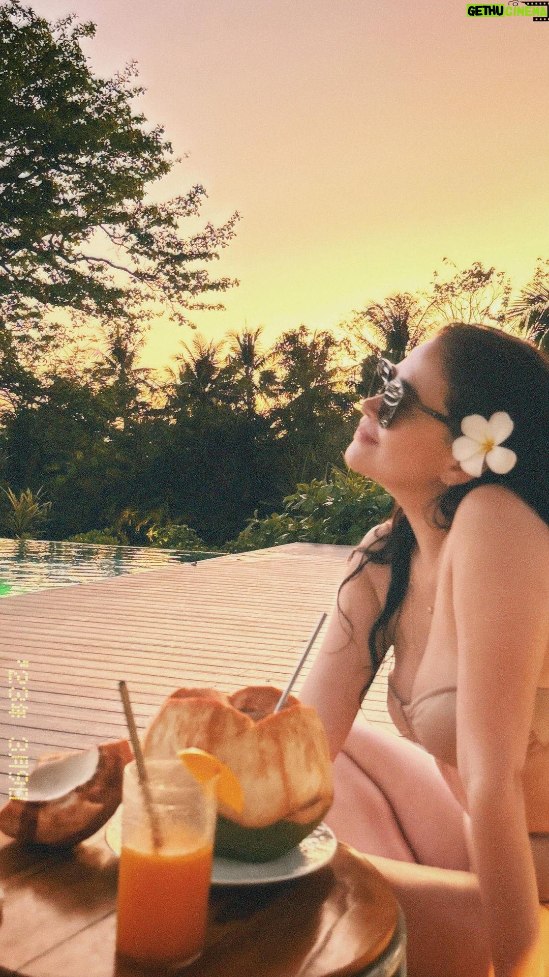 Bela Padilla Instagram - Let’s embrace the confidence to step beyond the frame and enjoy the things that matter more. 🥰 Visit myserendipityjourney.com to join the movement today. @my.serendipity.journey #MASJ #MASJSquad #MySerendipityJourney #MerzAesthetics #ConfidenceBeyondtheFrame
