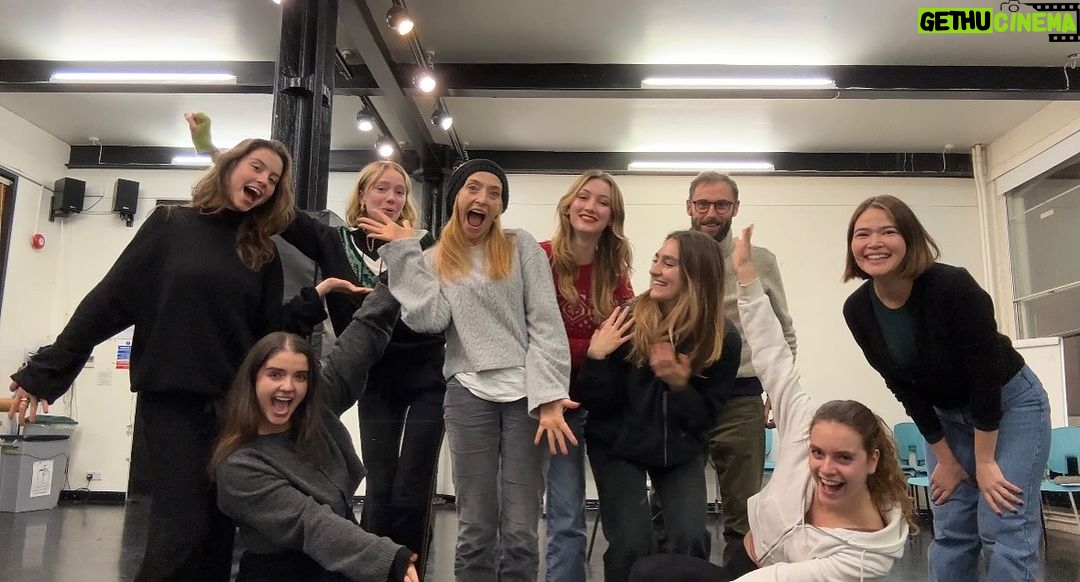 Bela Padilla Instagram - RADA Advanced Scene Study Class 2023, signing off! ❤️ London, United Kingdom