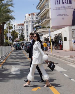 Bela Padilla Instagram - Walk the walk😉

In @nadinemerabi for a full day of meetings ❤️

📸 @ryanarbilo711