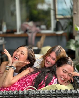 Bela Padilla Instagram - They say the happiest girls are the prettiest, in that case, you’re my prettiest friend, Kimmy! And you get even more beautiful with every challenge, achievement, obstacle and milestone you face. ❤️ have the happiest day, Kimmy! I’m always here for you 🥰 @chinitaprincess