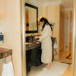 Bela Padilla Instagram – Wanting to go out but not really because my room at @rafflesmakatihotel has everything I need ❤️
A photo series by @cidbacolod 😎
PS: I’m a balikbayan…of course I had @jollibee on day 1 😂 Raffles Makati