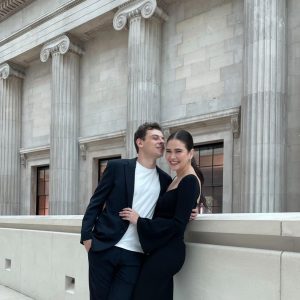 Bela Padilla Instagram - To the person who supports my mission to finish Hogwarts Legacy on the PlayStation and will happily take over the stages that are too scary for me, happy anniversary ❤️ and I miss you!
