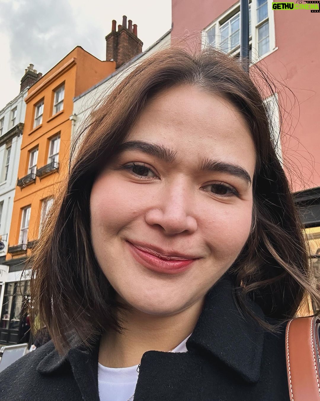 Bela Padilla Instagram - Went to Oxford to bellow “Piertotum Locomotor” at statues. 😎 Oxford University
