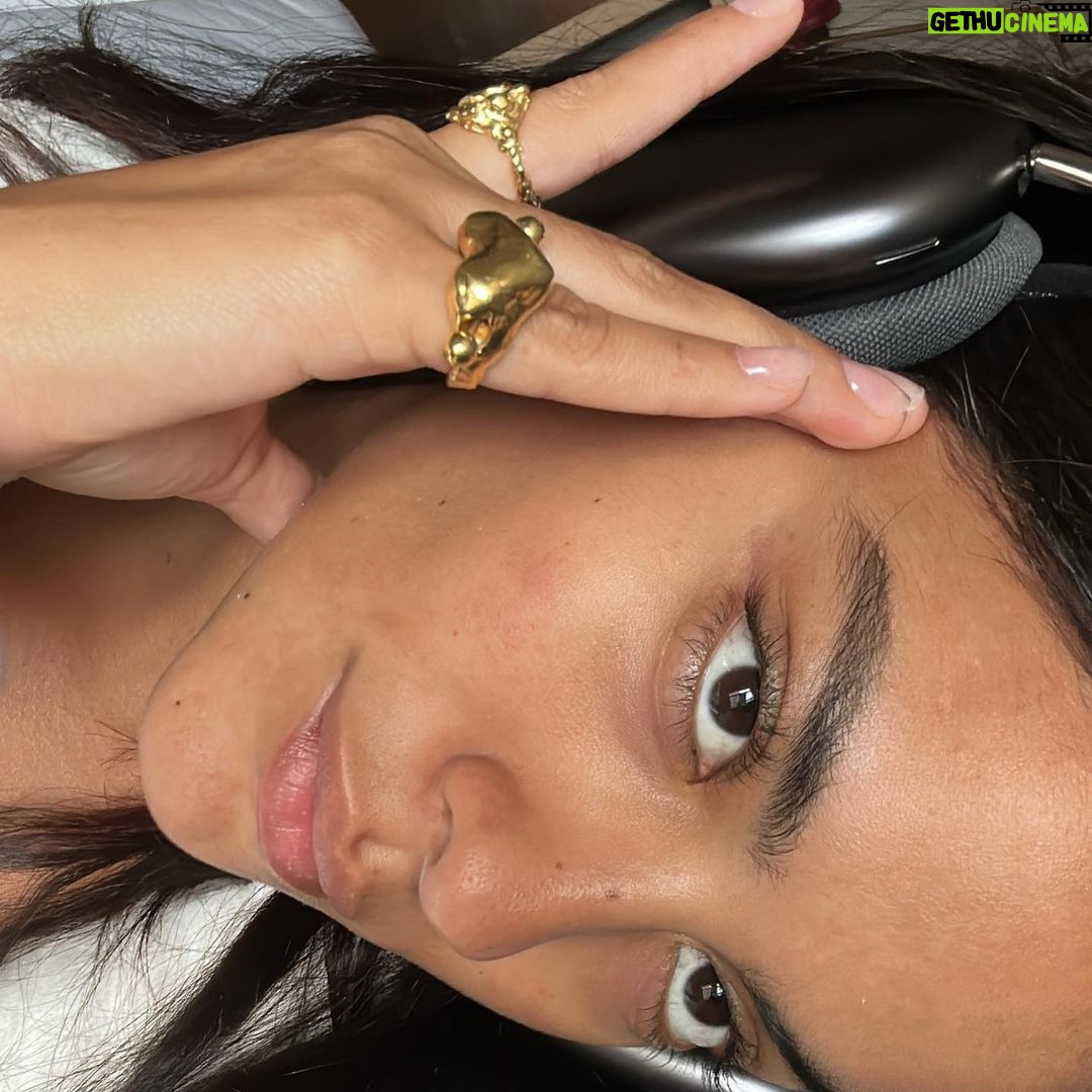 Bella Campos Instagram - Fazendo skin care o dia inteiro Grand Mercure Vila Olimpia