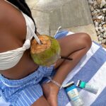 Bella Campos Instagram - Gostoso demais começar o ano assim no verão da Bahia! Sempre protegida, hidratada e sequinha com Neutrogena SunFresh corporal e Neutrogena SunFresh DermCare. #RitmoDoVerãoNeutrogena @neutrogenabrasil  *publi Salvador, Bahia, Brasil