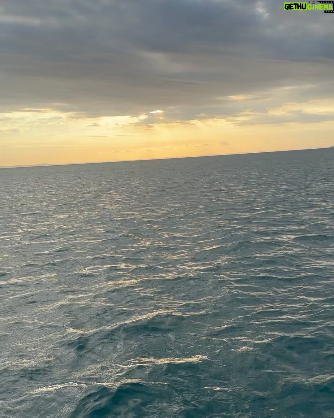 Bella Campos Instagram - To ligando agora na companhia aérea pra mudar a data de volta não quero mais sair dessa cidadeeeee aaaaaaaiiiinnnnn Salvador, Bahia, Brasil