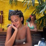Bella Campos Instagram - esse é dia 01/01 de frente p trás e ainda são 17h que vida chatãaa Salvador, Bahia, Brasil
