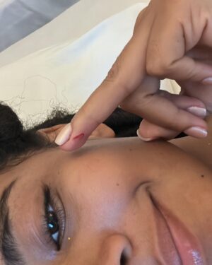 Bella Campos Instagram - esse é dia 01/01 de frente p trás e ainda são 17h que vida chatãaa
