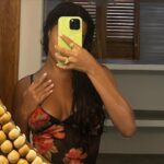 Bella Campos Instagram - eu sou verão da cabeça aos pés e o Ceará sempre me recebendo tão bem!!! 🤎🌴🥥🤍🦐 Preá, Ceara, Brazil