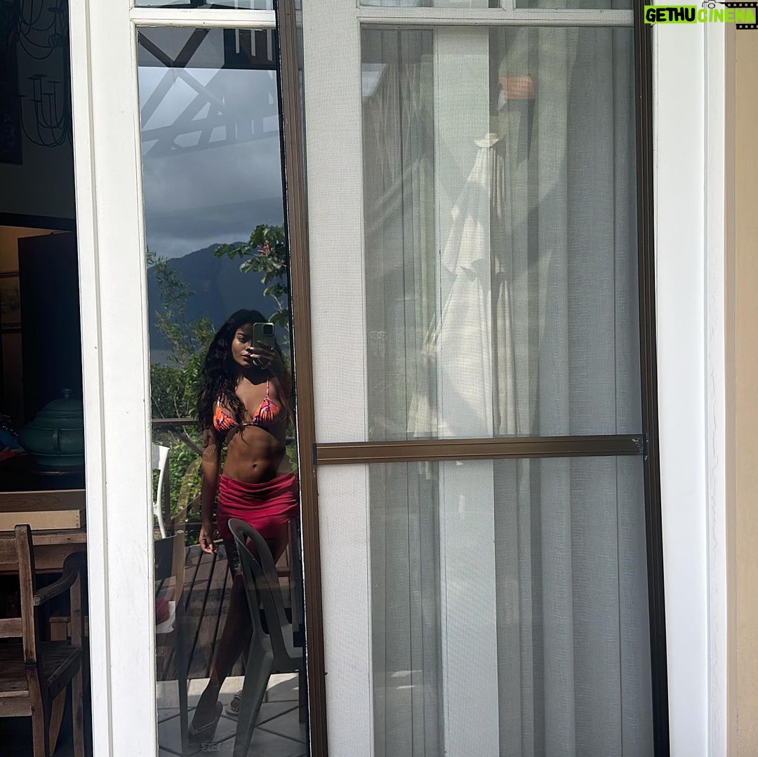 Bella Campos Instagram - 🐚💙🦋🌊🤍🌻🐠☀️🍀🌿🐾🌼🌴🍄🐢 Florianópolis, Santa Catarina