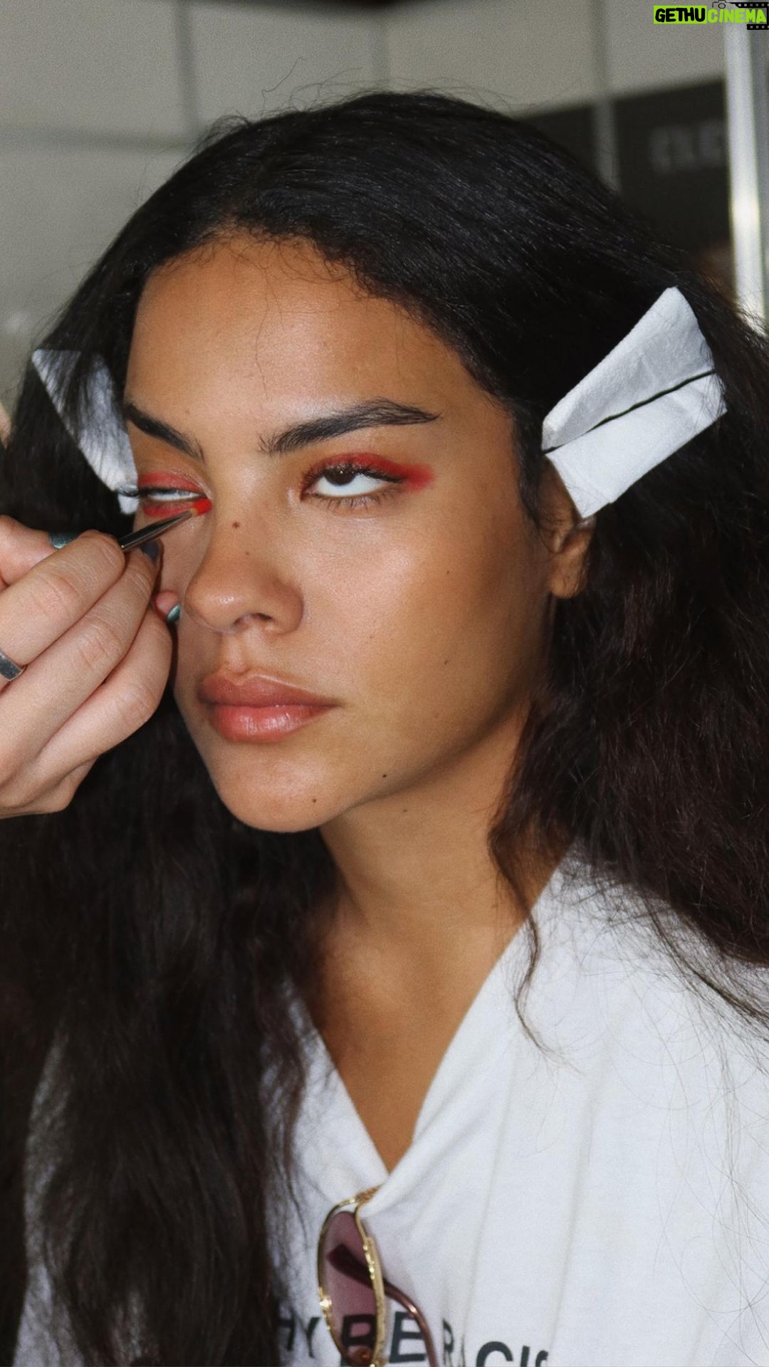 Bella Campos Instagram - @hist_______ obrigada pelo convite, amei estrear nas passarelas do SPFW com vocês. 🤍