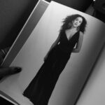 Bella Campos Instagram - Oi mãe, tô na #InVogue primeira edição do livro da Vogue no Brasil @voguebrasil ao lado de mulheres incríveis falando sobre nossas histórias com a moda! 🤍 Fotos: @___renanoliveira Styling: @sannyelias Beleza: @piugontijo Direção de arte: @juliakoala Produção executiva: @carolishimaru e @deialansky Assistente de Produção executiva: @thaizeoliveira Produção de Moda: @hanitahh e @nai_silveira Assistentes de foto: @felippescosta e @davicalves Retouch: @ffew.retouch