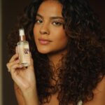 Bella Campos Instagram - Que eu sou apaixonada pelos produtos da @braehaircare, todo mundo já sabe! Lembra do Essential, best seller da marca? Pois bem, hoje eu fiz o tratamento com a Máscara e o Oil Blend e fiquei muito impactada com o resultado! Uma reparação, hidratação, e proteção que não sai mais da minha rotina de cuidados! #braehaircare #braesquad #publi
