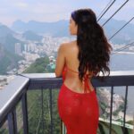 Bella Campos Instagram - Esse lugar tem uma vibe tão boa que ainda tá em mim ❤️ Bondinho Pão De Açucar - Rio De Janeiro