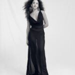 Bella Campos Instagram - Oi mãe, tô na #InVogue primeira edição do livro da Vogue no Brasil @voguebrasil ao lado de mulheres incríveis falando sobre nossas histórias com a moda! 🤍 Fotos: @___renanoliveira Styling: @sannyelias Beleza: @piugontijo Direção de arte: @juliakoala Produção executiva: @carolishimaru e @deialansky Assistente de Produção executiva: @thaizeoliveira Produção de Moda: @hanitahh e @nai_silveira Assistentes de foto: @felippescosta e @davicalves Retouch: @ffew.retouch