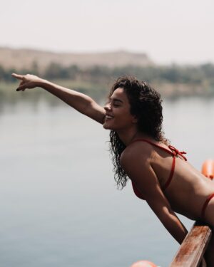 Bella Campos Instagram - O sol na pele é surreal, baby. 🤎