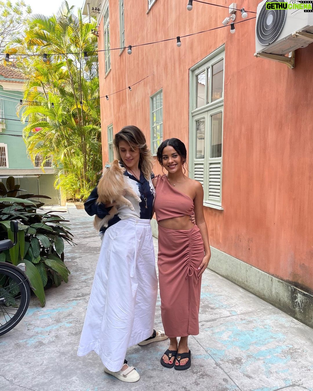 Bella Campos Instagram - Hoje fui trabalhar cm a minha mamãe 🐾🐶🤍