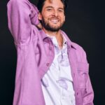 Ben Barnes Instagram – Finally having my #martymcfly moment!

I met @philteredphoto and @graphicsmetropolis at a food market and they randomly asked to take my picture there and then for a project… I was dubious but agreed… many years later I arrive at this photo shoot and there they are, crazy talented professionals and they took these terrific shots! Thank you for having me @abookof 

❤️💙

Photographer: @graphicsmetropolis
Interview + Production: @louielouie16
Fashion Styling: @styledbymersi
Grooming/Hair: @kimverbeck
Creative Direction/Graphics Designer: @philteredphoto
#ABookOf 

Muse: @realmikejfox Hill Valley