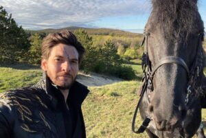 Ben Barnes Instagram - Season 2 of #ShadowandBone is on @netflix now!

Some #BTS of this gorgeous gang for you… more to come

🖤