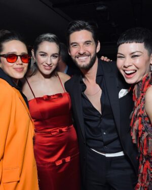 Ben Barnes Instagram - I feel so much love, affection and beaming pride for all the human beings in these pictures… 

We ‘made something’…

#shadowandbone #netflix #thursday 

🖤