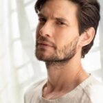 Ben Barnes Instagram - New article and photos in @1883magazine 📝 @sydneybolen 📸 @mallorymturner 👕 @sky_is_dlimit 💇🏻 @mmmyyaaaa Production @kelseyjbarnes